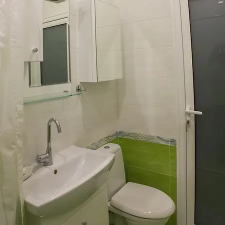 Apartment Rd 2